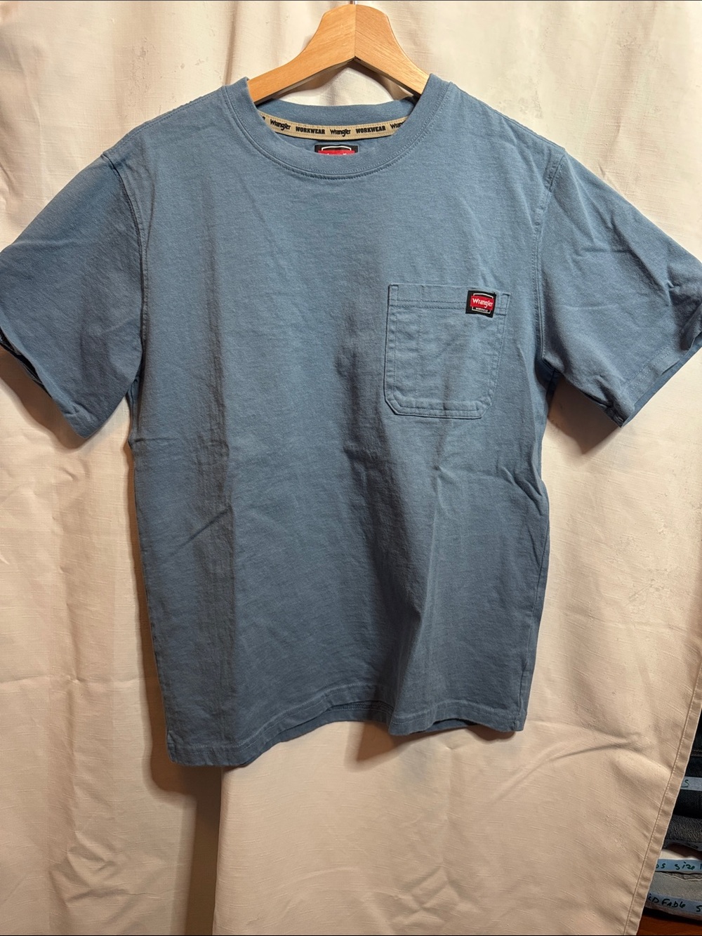 Wrangler youth large Short Sleeve Pocket Tee — Light Blue #38
